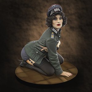 Pin-Up German Officer (75mm) (Plastic model)