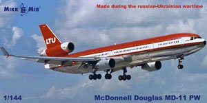 McDonnell Douglas MD-11 PW (Plastic model)
