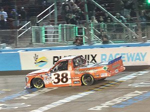Z.スミス MICHAEL ROBERTS CONSTRUCTION シボレー シルバラード NASCAR キャンピングワールド トラック 2022 LUCAS OIL 150 ウィナー (ミニカー)