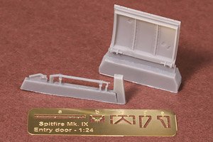 Supermarine Spitfire/Seafire Entrance Door (Plastic model)