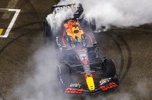 Oracle Red Bull Racing RB18 No.1 Winner Abu Dhabi 2022 Max Verstappen (With tyre marks) (ミニカー)