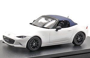 Mazda Roadster 990S (2022) Snow Flake White Pearl Mica (Diecast Car)