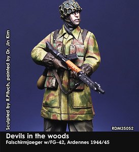 Devils in the Woods Falschirmjaeger w/FG-42, Ardennes 1944/45 (Plastic model)