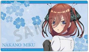 映画『五等分の花嫁』 描き下ろしイラスト 中野三玖 衣装交換ver. プレイマット (カードサプライ)