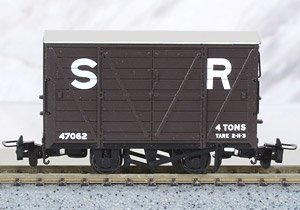 (OO-9) RNAD Box Van SR Brown (Model Train)