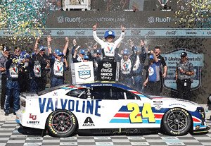 `ウイリアム・バイロン` #24 バルボリン シボレー カマロ NASCAR 2023 UNITED RENTALS WORK UNITED 500 (ミニカー)