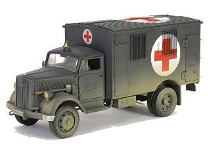 WW.II German Kfz305 Opel Blitz Ambulance Vehicle Green (Pre-built AFV)