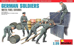 German Soldiers With Fuel Drums. Special Edition (Plastic model)