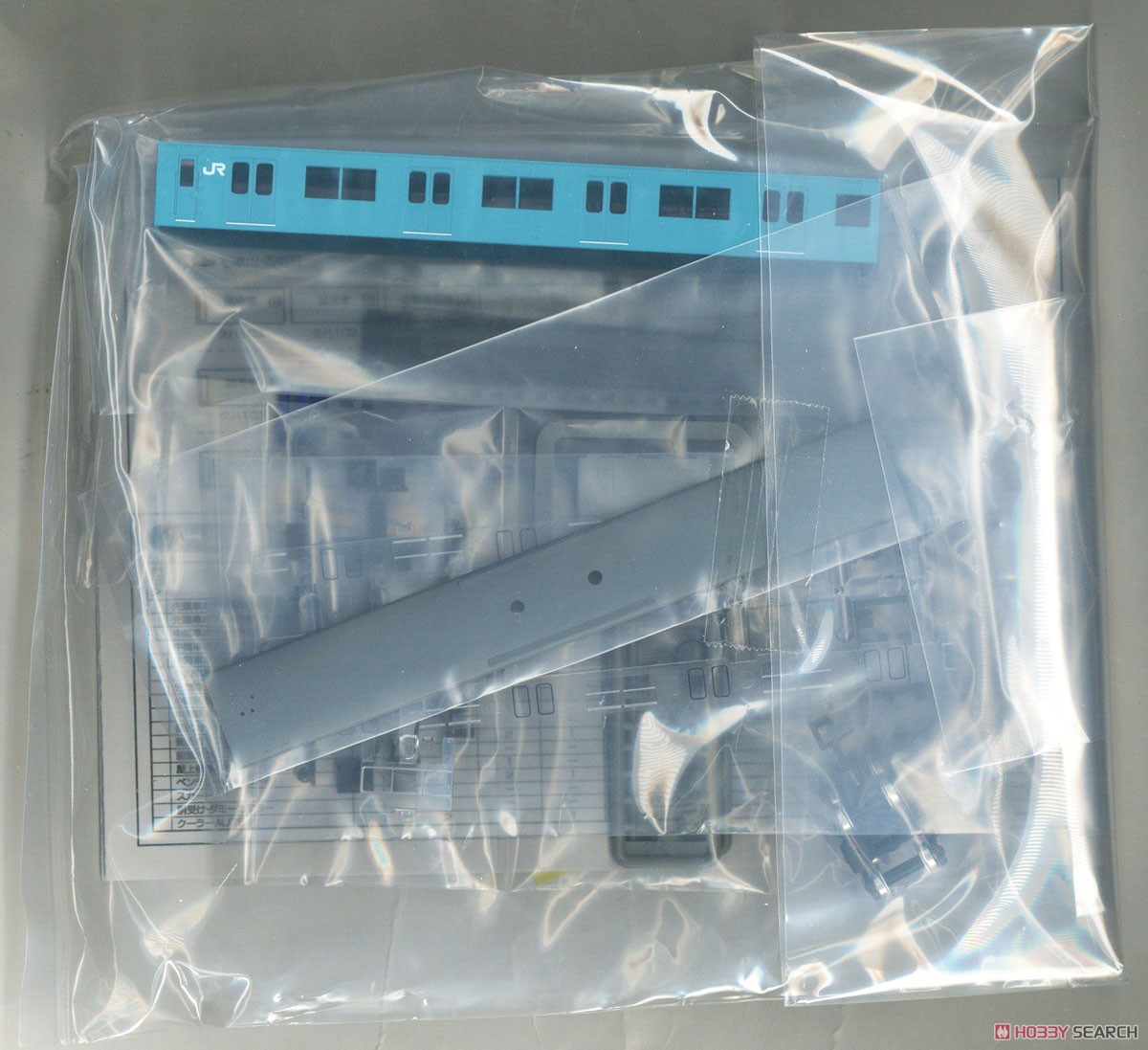 JR 103系 関西形 クハ103 (初期車・スカイブルー) 1両キット (塗装済みキット) (鉄道模型) 中身1