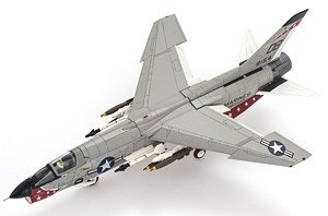 F-8E クルーセイダー アメリカ海兵隊 第235海兵戦闘飛行隊 (全天候) デス・エンジェルス (フラップ・スラットダウン固定) ダナン基地・南ベトナム 1966年 DB9 (完成品飛行機)