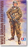 WW II German Infantryman (Reversible Winter Uniform) (Plastic model)