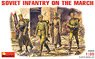 Soviet Infantry on the march (4pcs) (Plastic model)