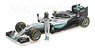 メルセデス AMG ペトロナス フォーミュラ ワン チーム F1 W07 ハイブリッド ニコ・ロズベルグ ワールドチャンピオン 2016 フィギュア付き (ミニカー)