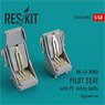 Mi-24 Hind Pilot Seat with Pe Safety Belts (2 Pieces) (Plastic model)