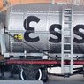 NR-P161 Esso Petrol Tank Wagon (Model Train)