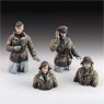 German Tank Crew in Winter Dress (4 Figures) (Plastic model)