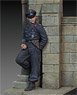 German Tanker Leaning Against The Wall WWII (Plastic model)