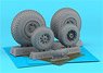 B-24 Liberator / PB4Y Privateer Wheels w/ Weighted Tyres Type `b` (FS), 2 Types Nose Wheels, 3D-Printed Mudguard & PE Hubcaps (Plastic model)