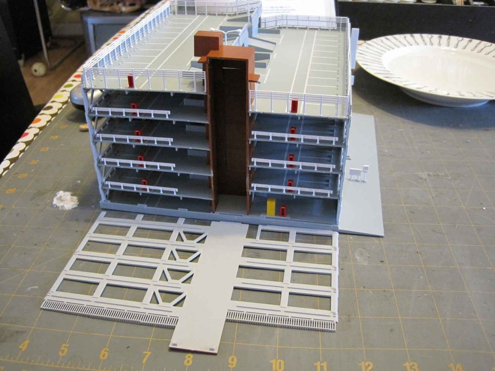 [Close]
Multilevel parking structure (Ivory) (Painted Assembly Kit ) (Model Train) Photo(s) taken by fiskiv