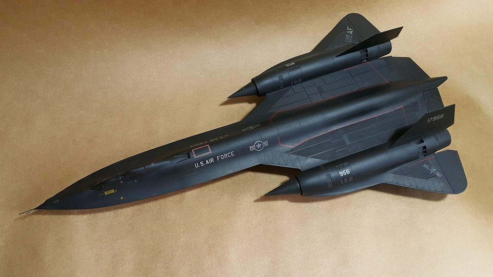[Close]
SR-71 Blackbird with Drone (Plastic model) Photo(s) taken by nugundam93