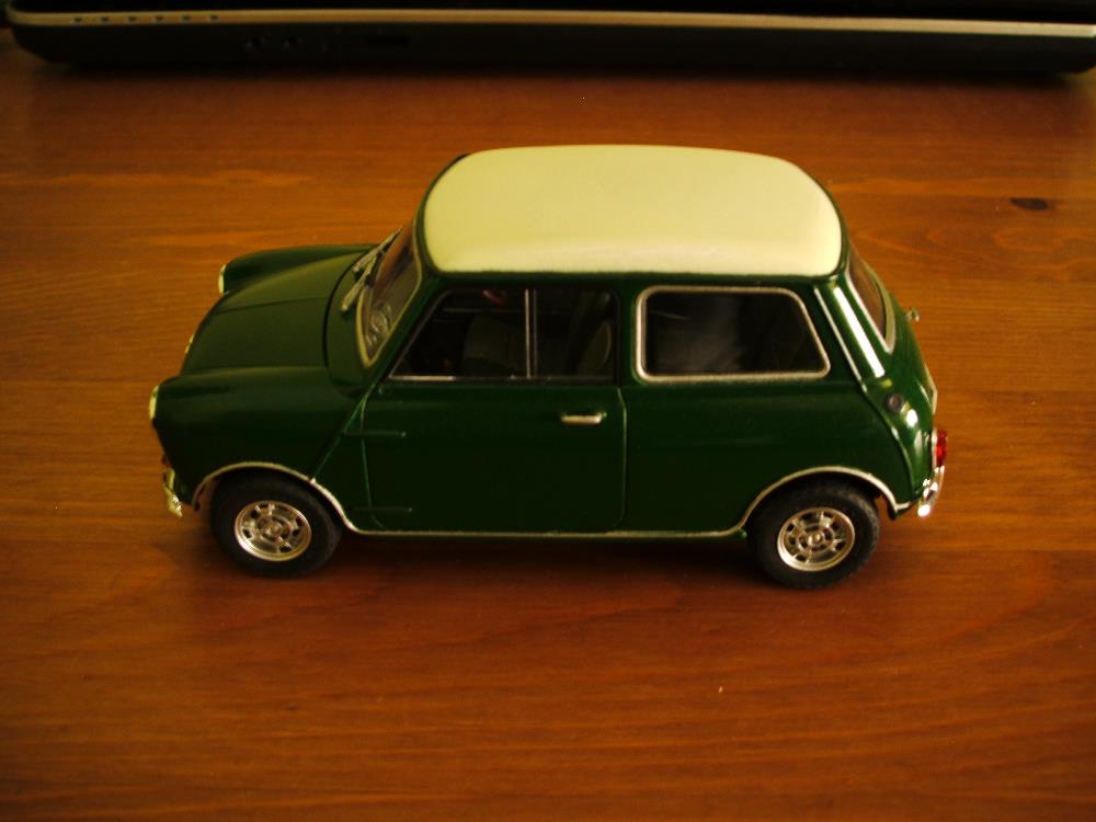 [Close]
Morris Mini Cooper Racing (Model Car) Photo(s) taken by No Name