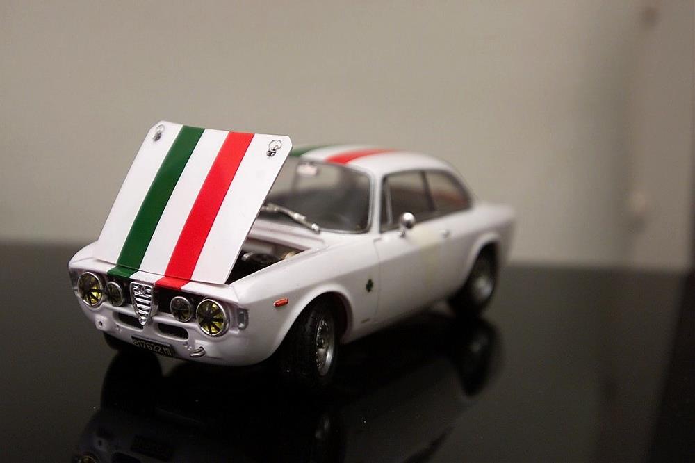 [Close]
Alfa Romeo GTA (Model Car) Photo(s) taken by Murphy