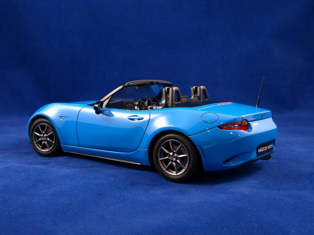 [Close]
Mazda Roadster (Model Car) Photo(s) taken by Maxim Begma