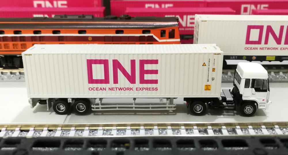 [Close]
40f Dry Container High Cube Type ONE (Gray) (2 Pieces) (Model Train) Photo(s) taken by non